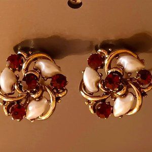 Vintage Babytooth Lisner Amber Rhinestone Earrings